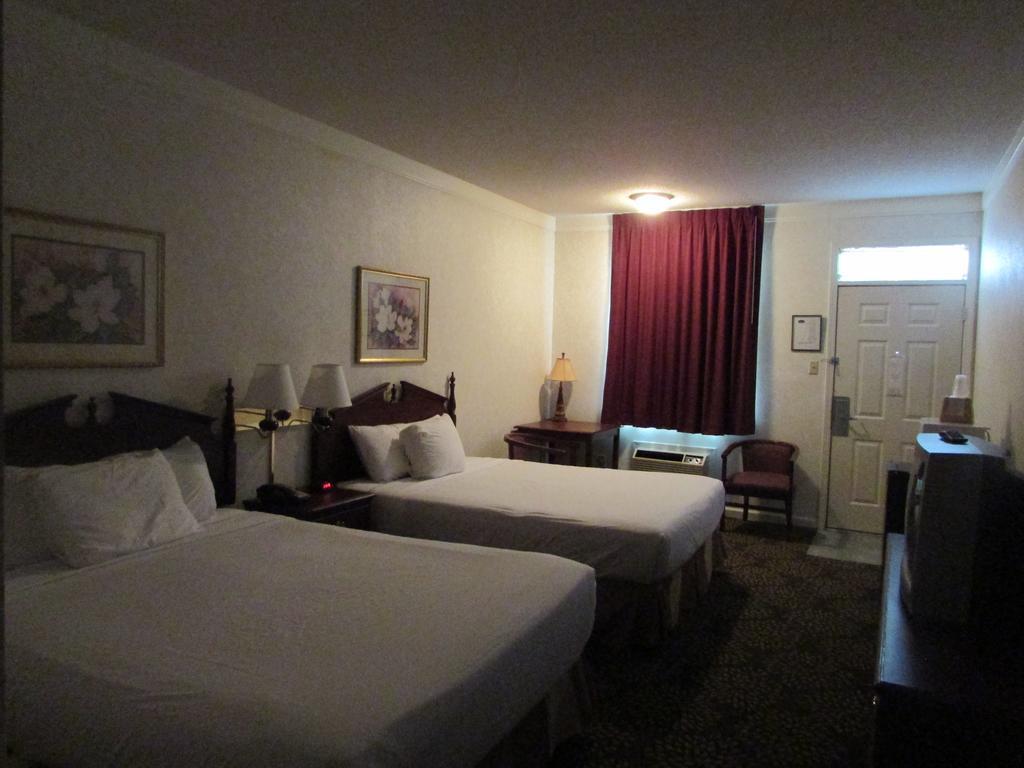 Hotel Plantation Oaks Millington